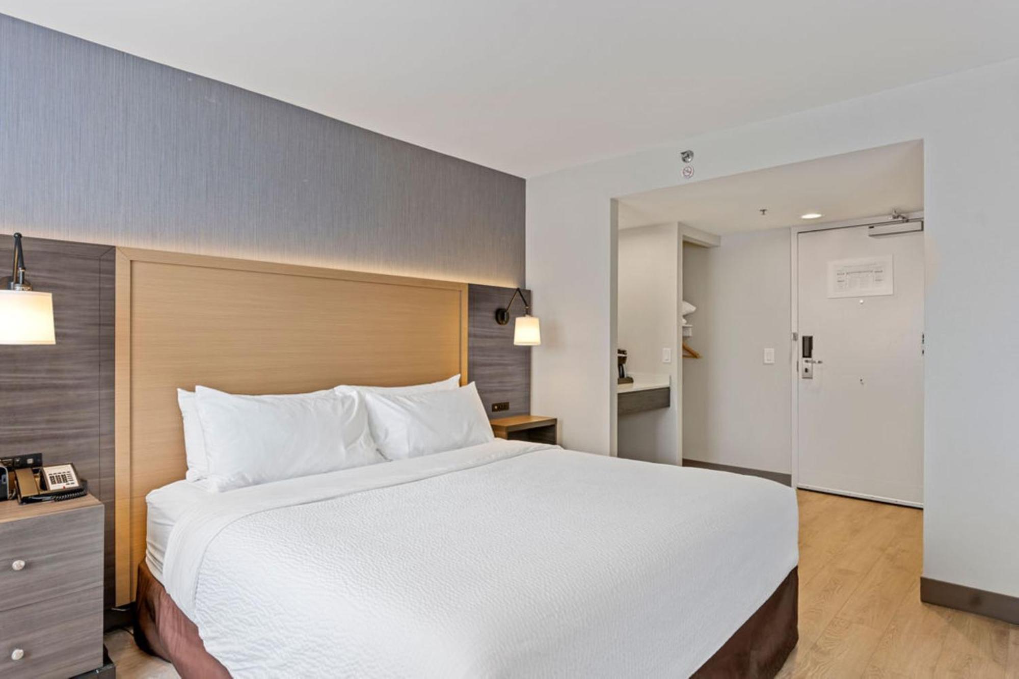 Holiday Inn & Suites Ottawa Kanata By Ihg Εξωτερικό φωτογραφία